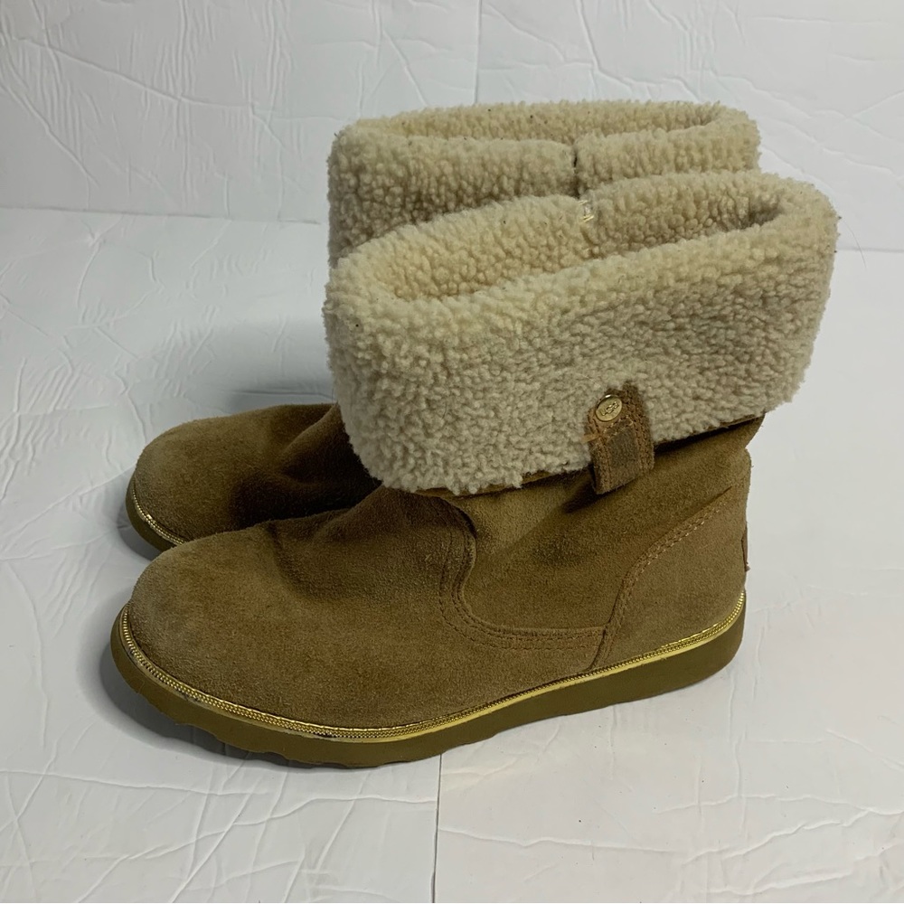 Ugg Australia Boots Youth Size 4 Callie Chestnut Suede Sheepskin 1005123K